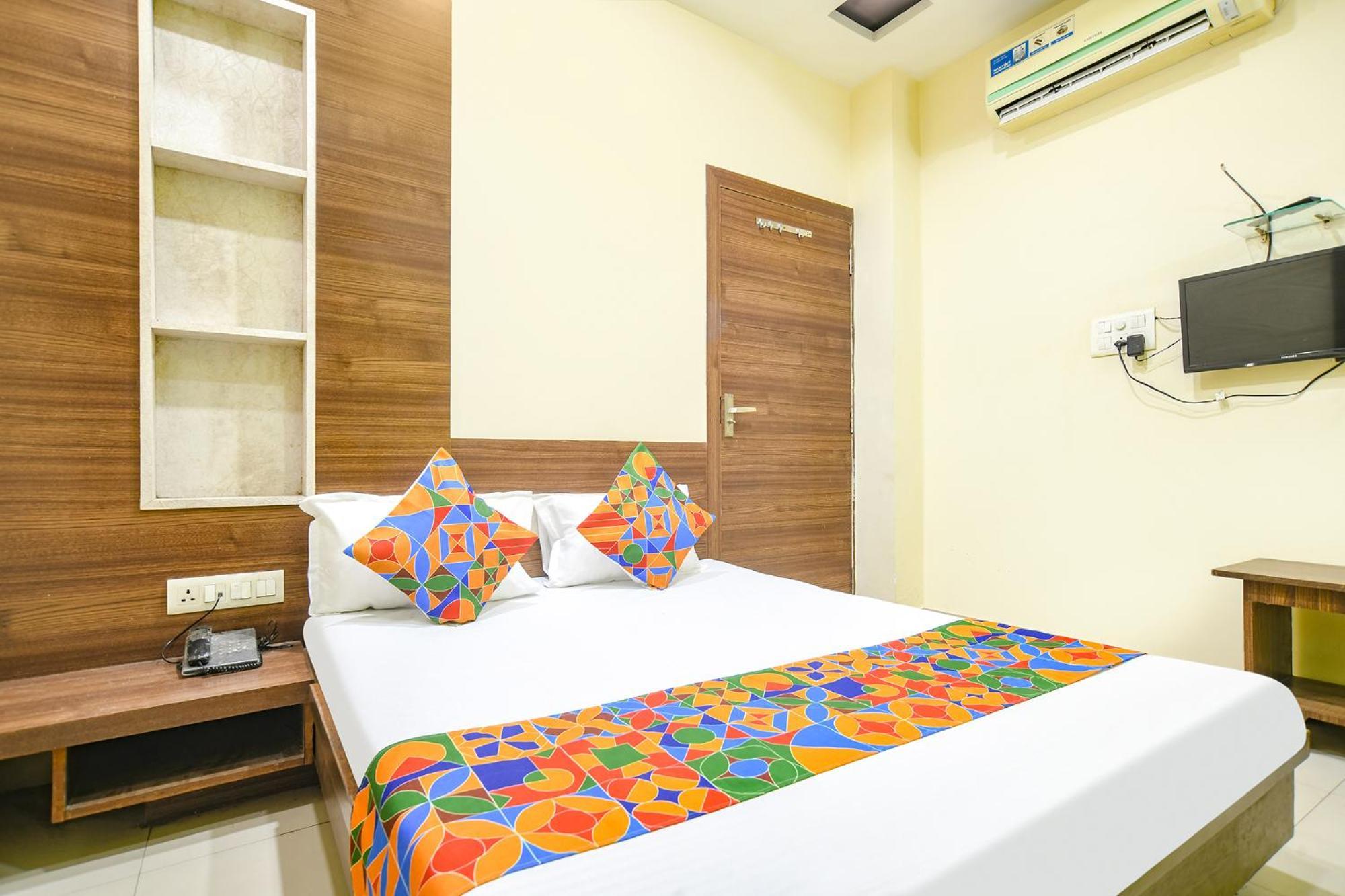 Fabexpress Blue Star Hotel Ujjain Luaran gambar