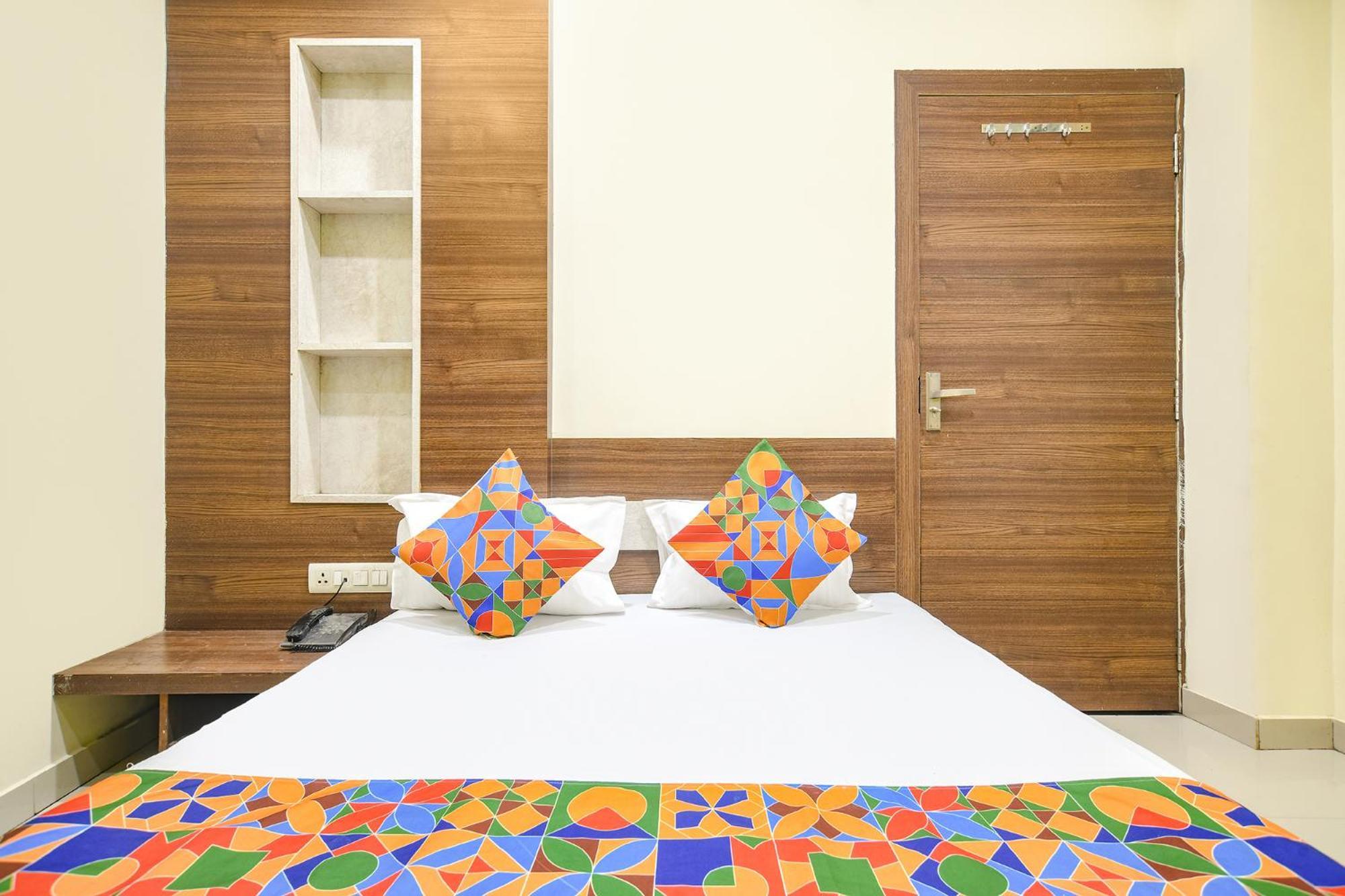 Fabexpress Blue Star Hotel Ujjain Luaran gambar