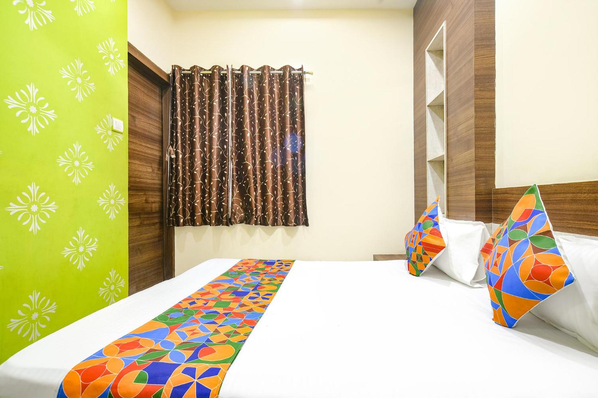 Fabexpress Blue Star Hotel Ujjain Luaran gambar